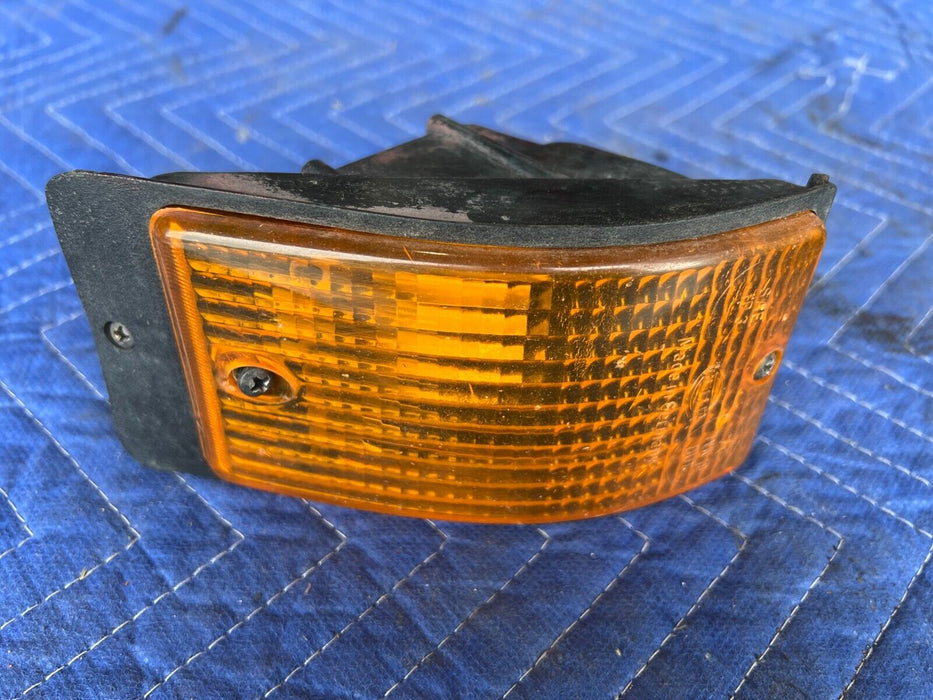 1983-1985 Porsche 944 Front Right Left Turn Signal Light 477953065A OEM #1766EM