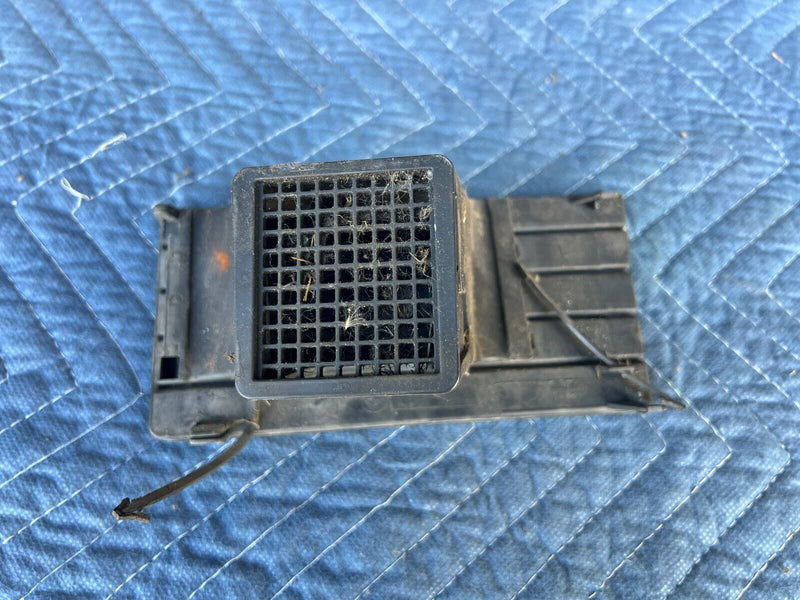 1986-1994 BMW 7 Series E32 Lower Front Bumper Vent OEM #1920EM