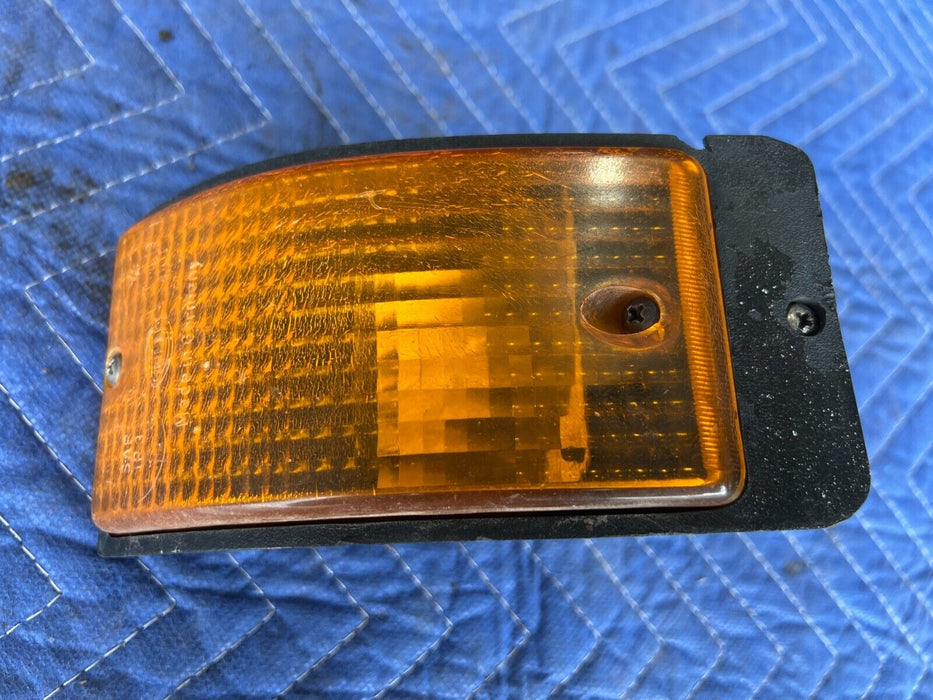 1983-1985 Porsche 944 Front Right Left Turn Signal Light 477953065A OEM #1766EM