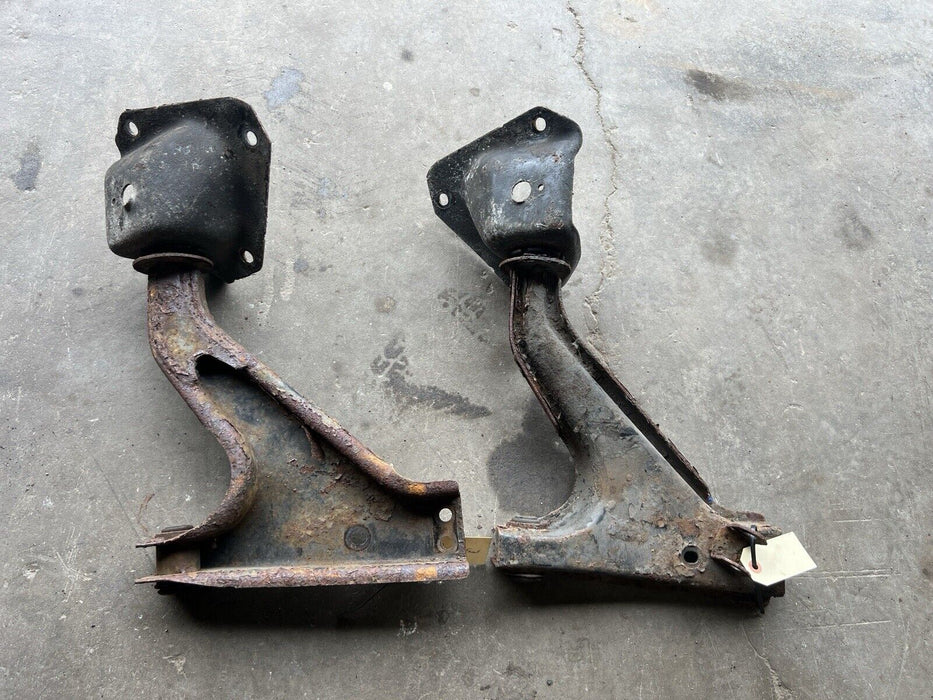 1986-1993 Volvo 240 244 245 L & R Lower Front Control Arm Pair w/Mount OE #3746E