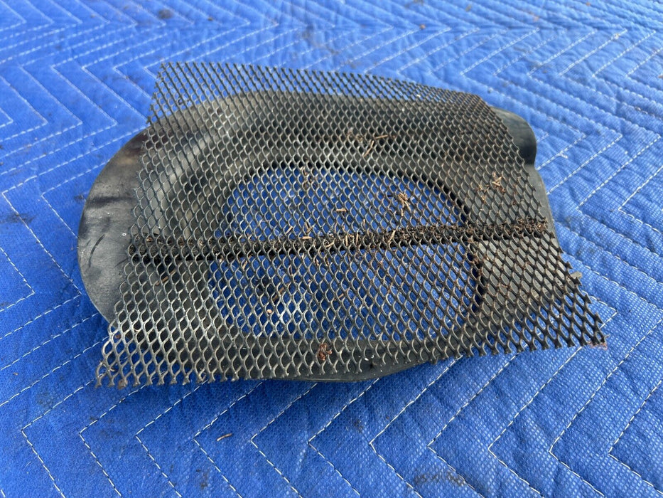 1984-1989 Volvo 740 760 Sedan HVAC Cowl Intake Bezel & Debris Screen OEM #1627EM