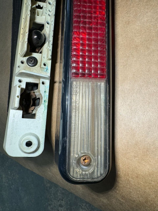 1994-1997 88-98 Chevy Silverado Cab Rear Upper Bed 3rd Brake Light OEM #1080CNJ