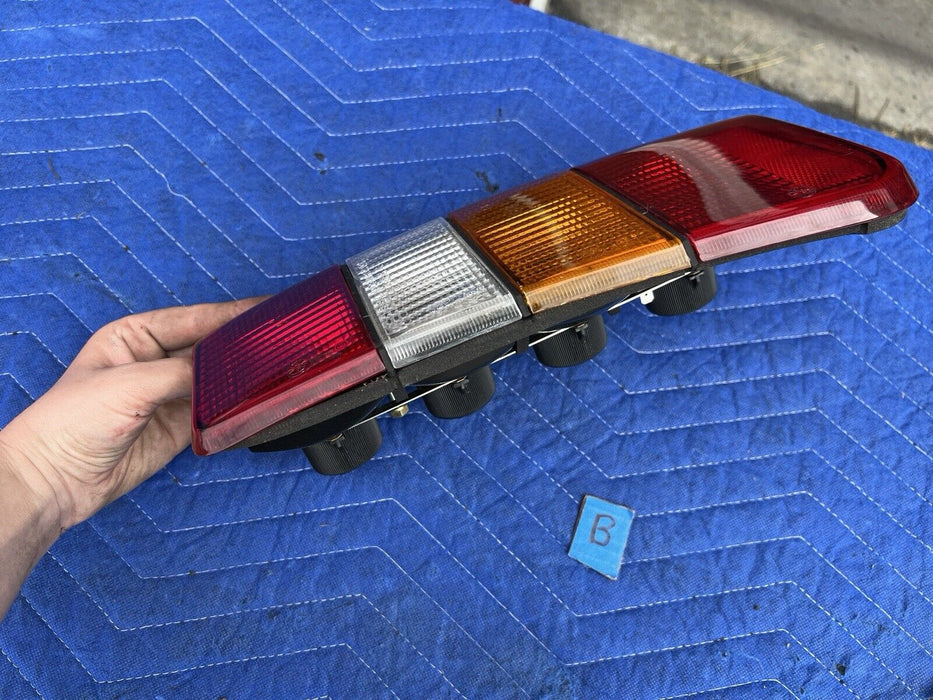 1986-1993 Volvo 240 245 Wagon Only Passenger Rear Tail Light Amber CIBIE #3797E