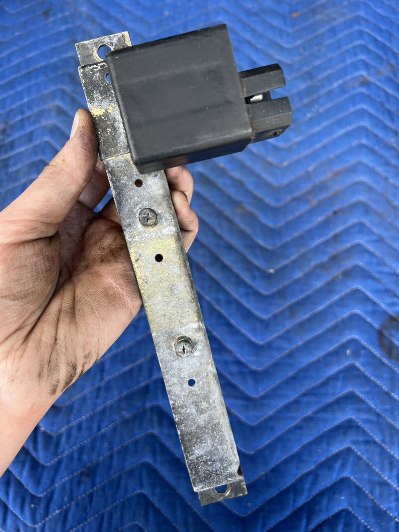 1986-1995 Volvo 240 740 940 Radio Suppression Relay & Bracket 1323592 OEM #3800E
