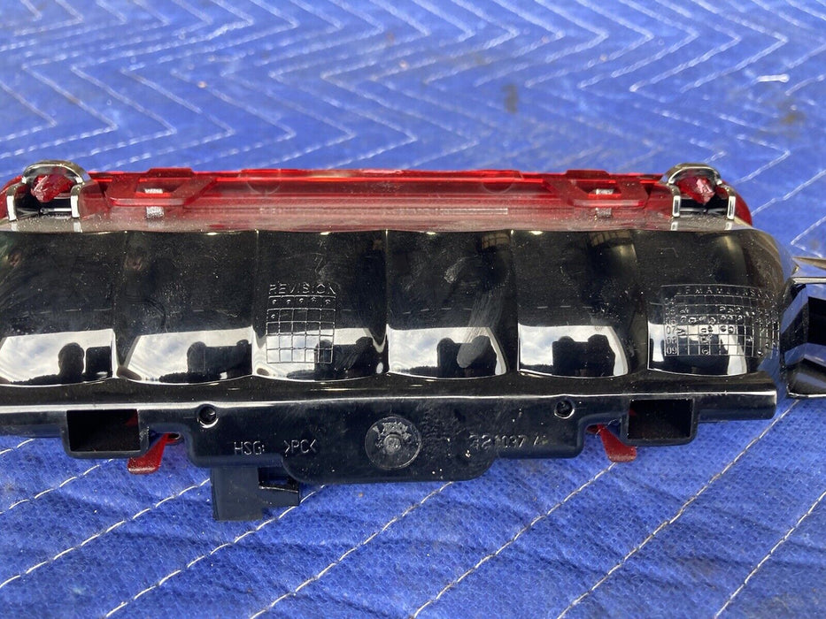 2006-2016 Chevy Impala GM Rear Center Third Brake Light  15794273 OEM #3126M