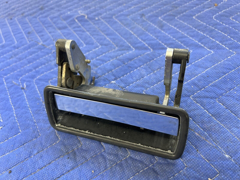 1972-1989 Volvo 140 240 242 244 245 Right Pass Exterior Door Handle OEM #3858E