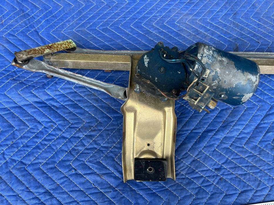 1983-1985 Porsche 944 Windshield Wiper Motor Transmission Assembly OEM #1900EM