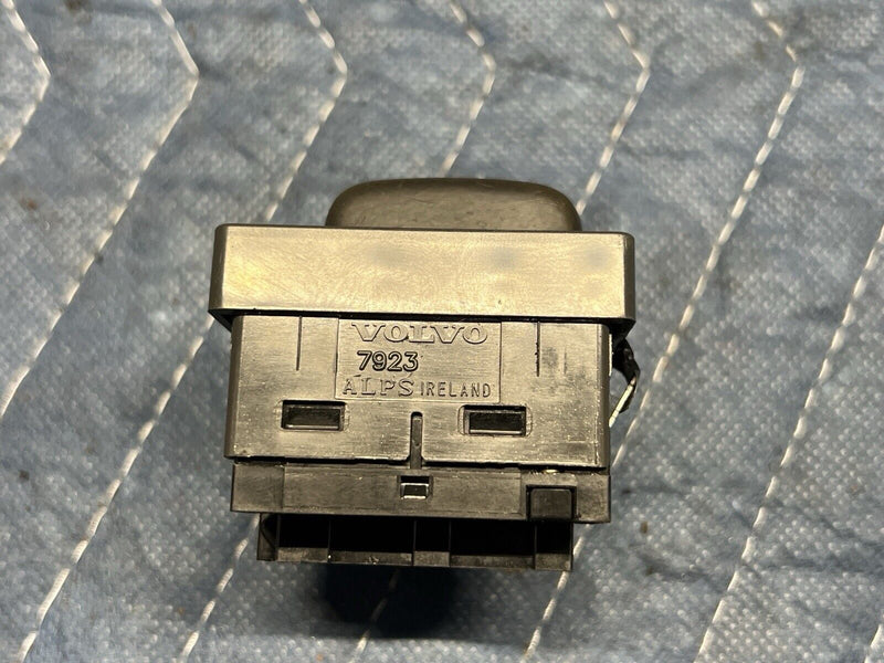 43770204