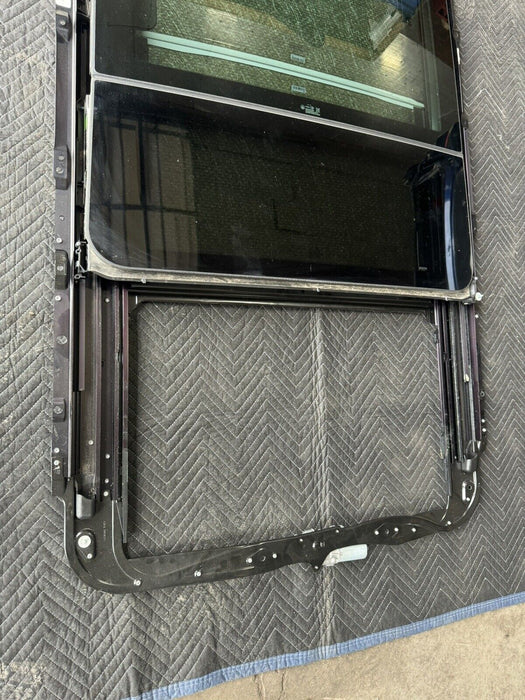 2011-2013 BMW E70 xDrive N55 X5 X5M Upper Panoramic Sunroof Assembly OEM #3414E