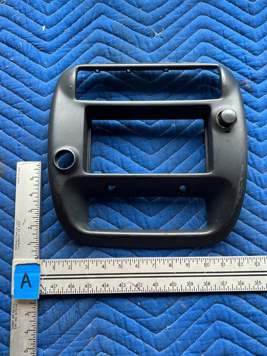 1993-2000 Ford Ranger Center Dash Trim Switch Surround Heat/Stereo OEM #176MC