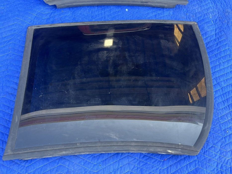 1993-2002 Chevy Camaro Z28 Front Window Left & Right w/ Glass Pair OEM #1783EM