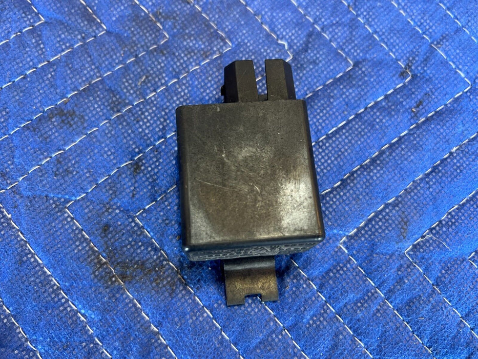 1984-1989 Volvo 740 760 Fuel Pump Radio Suppression Relay 1323592-1 OEM #1701EM