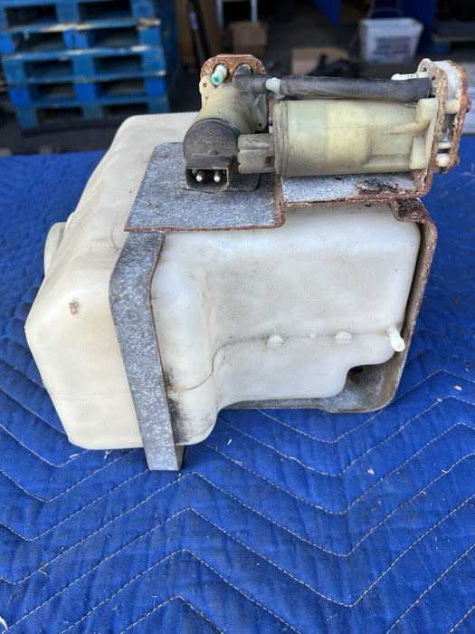 1986-1993 Volvo 240 244 245 Washer Fluid Jug Reservoir w/Pumps & Bracket #3770E