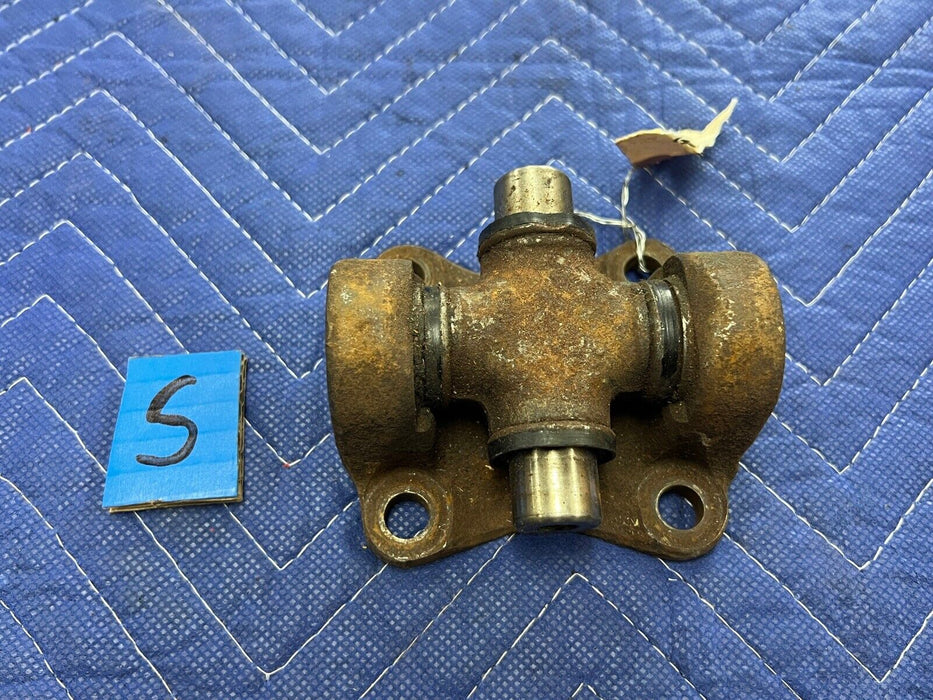 1962-1983 GM Corvette C3 Rear Axle Half Shaft U Joint Knuckle Coupler OEM #3363E