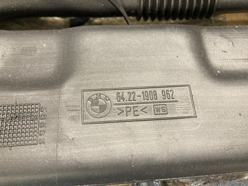 46762618
