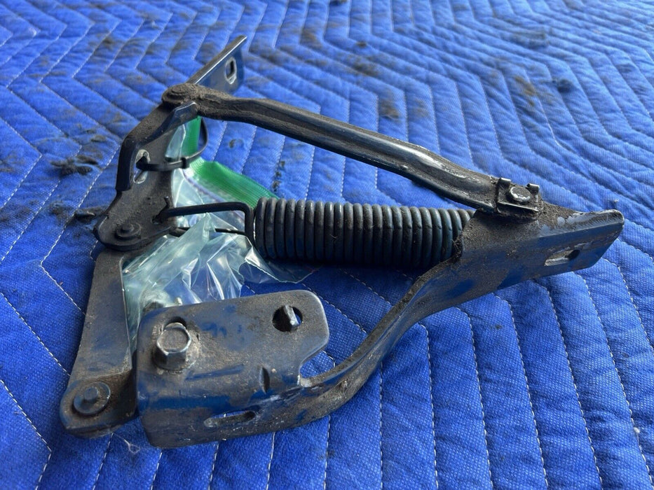 1986-1993 Volvo 240 244 245 Left & Right Hood Hinge Pair Bonnet OEM #3735E