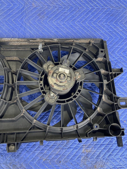 2006-2016 Chevy Impala GM Radiator Cooling Fan Assembly 52409542 OEM #3122M