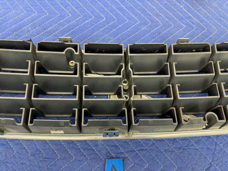 2001-2007 Volvo XC70 Front Bumper Upper Center Grille 9190986 9190985 OEM #3823E