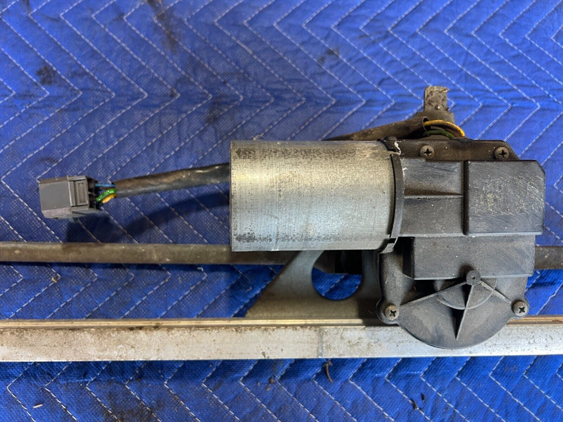 1984-1989 Volvo 740 760 Sedan Windshield Wiper Motor & Transmission OEM #1690EM