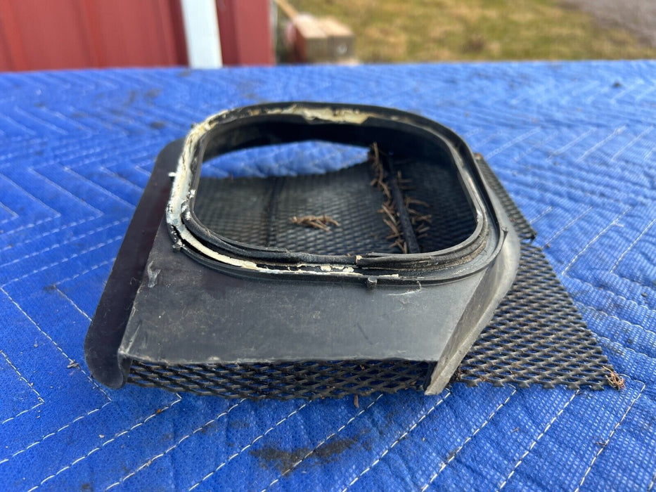 1984-1989 Volvo 740 760 Sedan HVAC Cowl Intake Bezel & Debris Screen OEM #1627EM