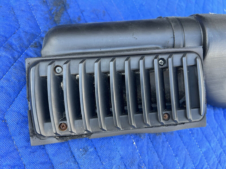 1986-1993 Volvo 240 245 Cabin Pressure Air Vent *Wagon Only* 684496 OEM #3697E