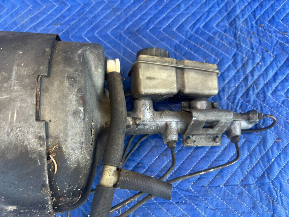 1984-1989 Volvo 740 760 Sedan Master Cylinder Brake Booster Assembly OEM #1579EM