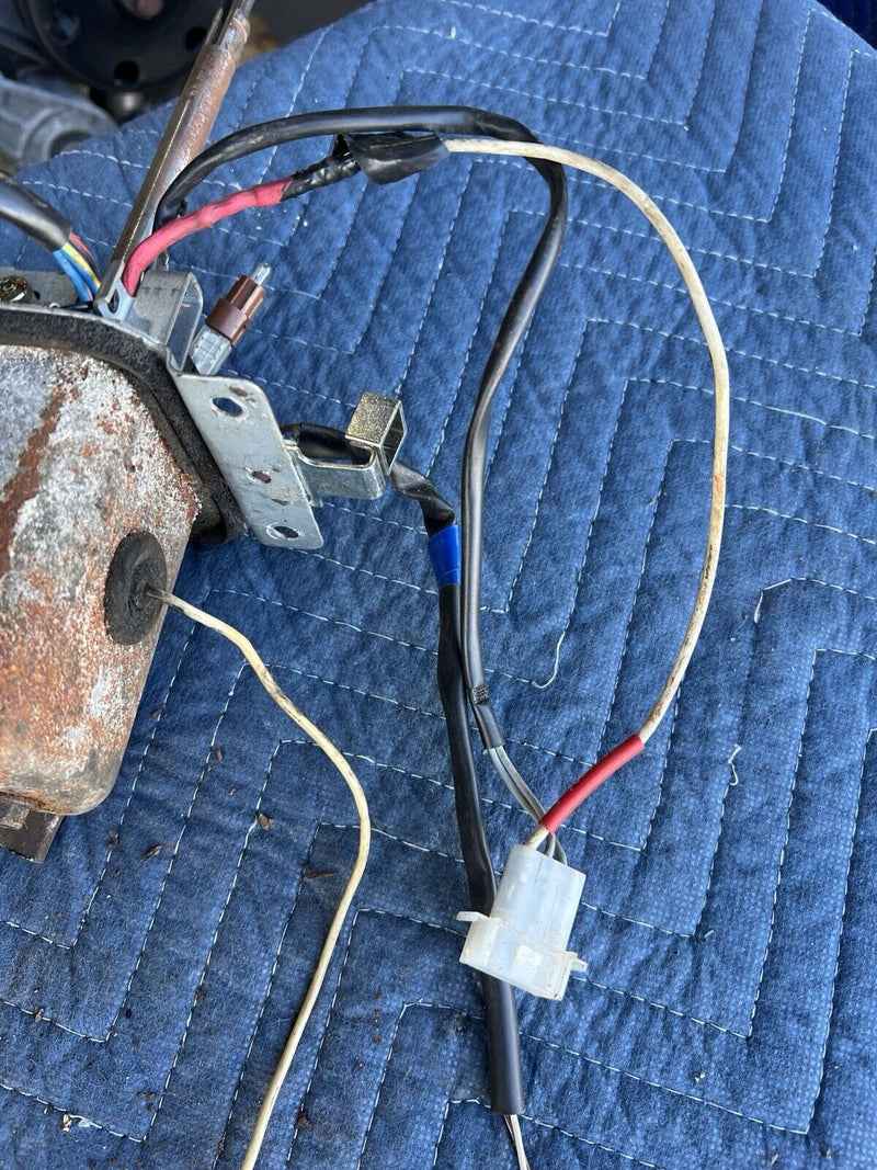 1986-1993 Volvo 240 244 245 Automatic Transmission Shifter Assembly OEM #3679E