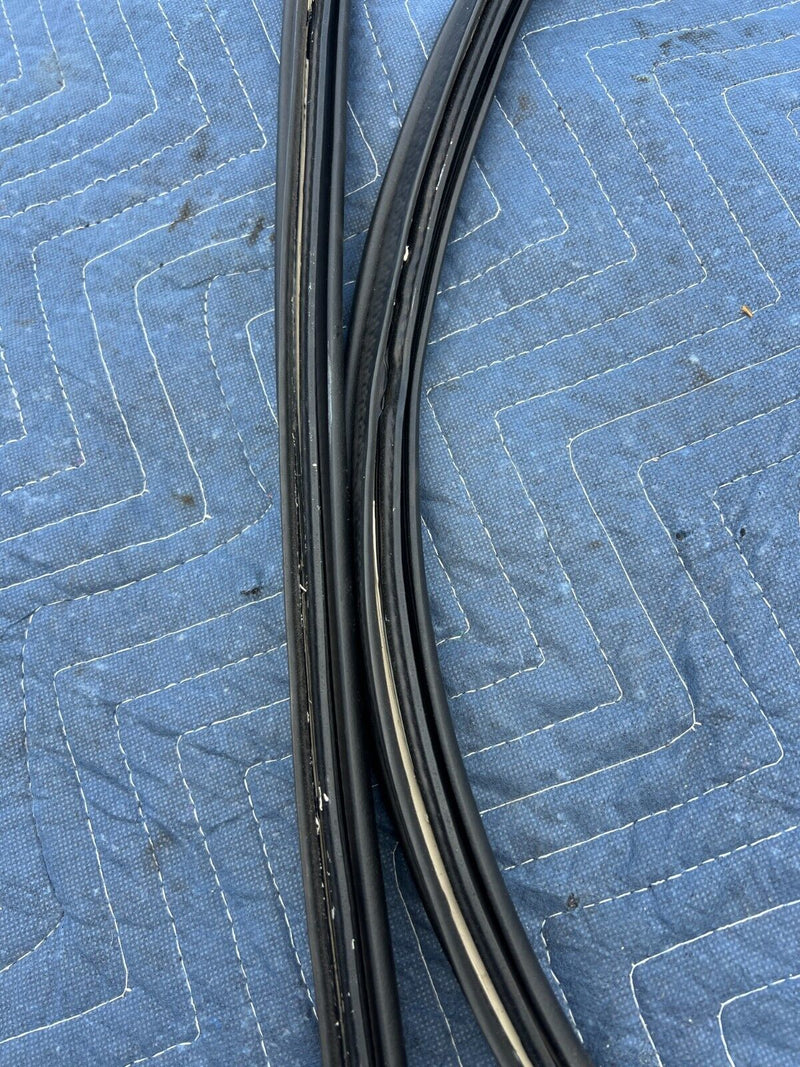 43947595