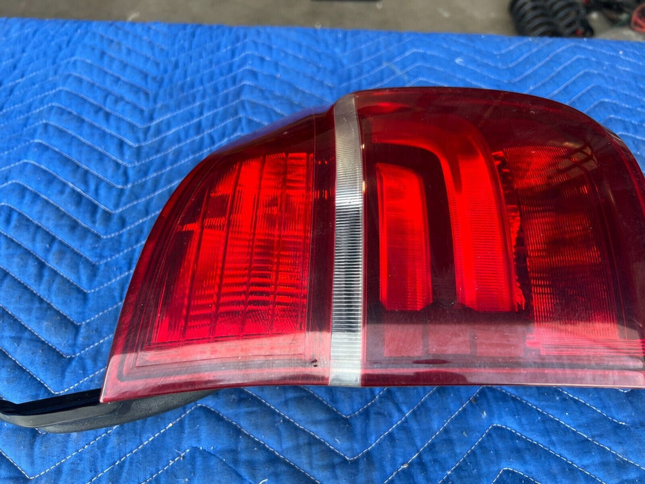 2011-2013 BMW X5 X5M E70 Passenger RH Rear Tail Light Lamp Assembly OEM #1989EM