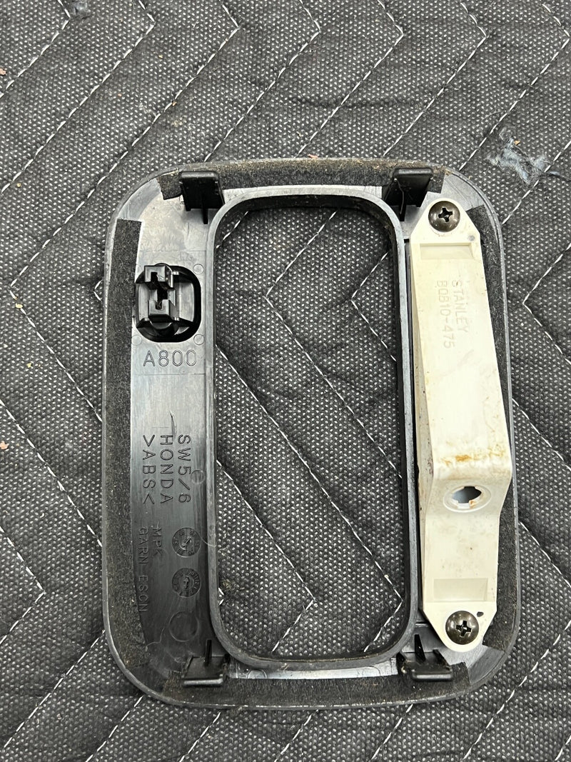 46764677