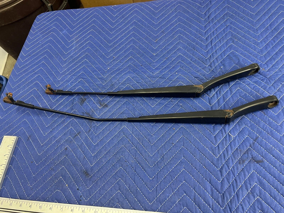 2006-2010 VW Jetta 2.5L LH & RH Windshield Wiper Arm Blade Pair Set OEM #104MC