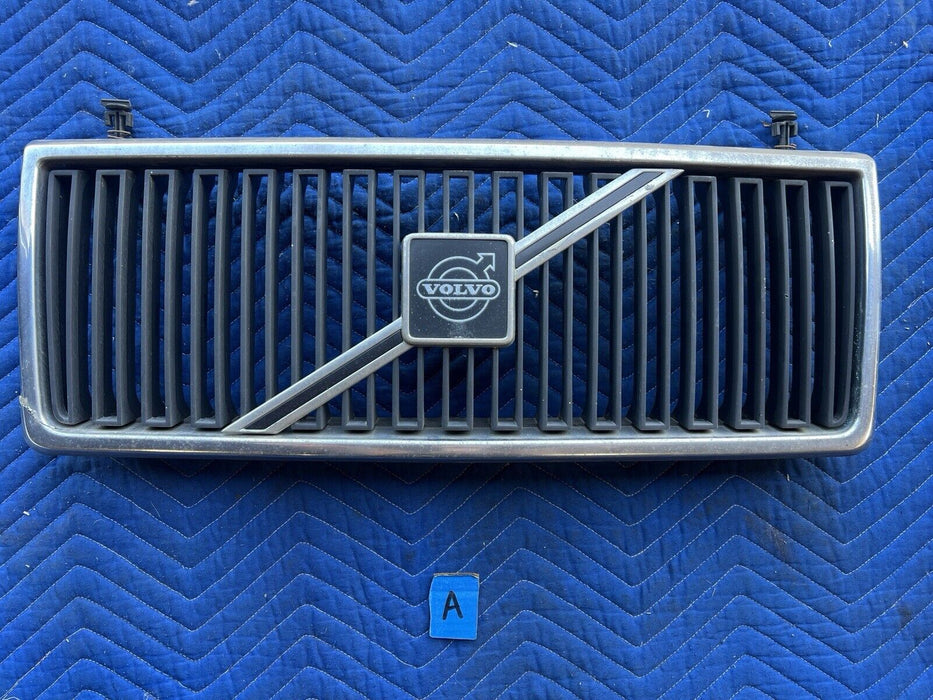 1986-1993 Volvo 240 244 245 Front Grille Assembly Waterfall TV Screen OEM #3768E