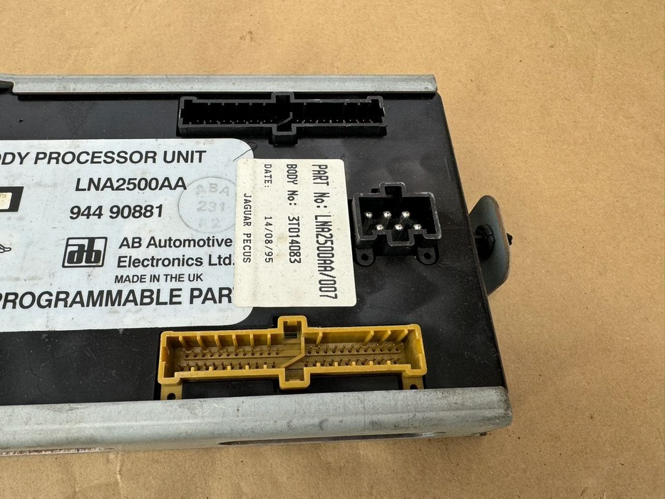 1995-1996 Jaguar XJ6 Body Unit Control Module LNA2500AA 94490881 OEM #1104CNJ