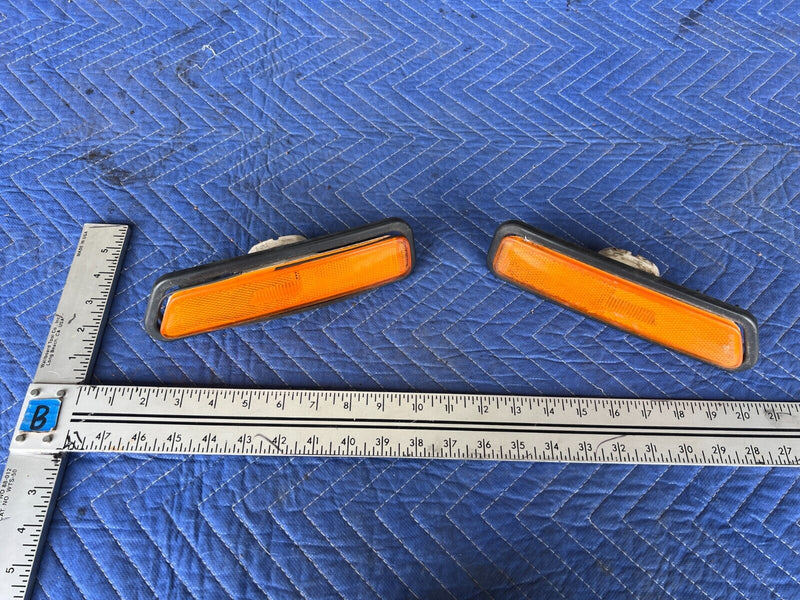 1983-1985 Porsche 944 Front Bumper Right Left Marker Light Lamp Pair OEM #1832EM