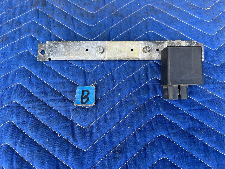 1986-1995 Volvo 240 740 940 Radio Suppression Relay & Bracket 1323592 OEM #3800E