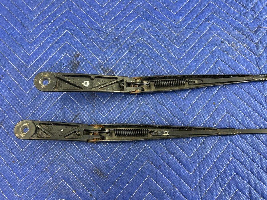 2006-2010 VW Jetta 2.5L LH & RH Windshield Wiper Arm Blade Pair Set OEM #104MC