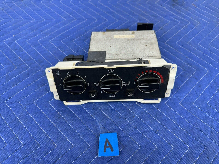 1993-1995 Volvo 740 940 Climate Control 3522217 w/o Automatic Climate OEM #3822E