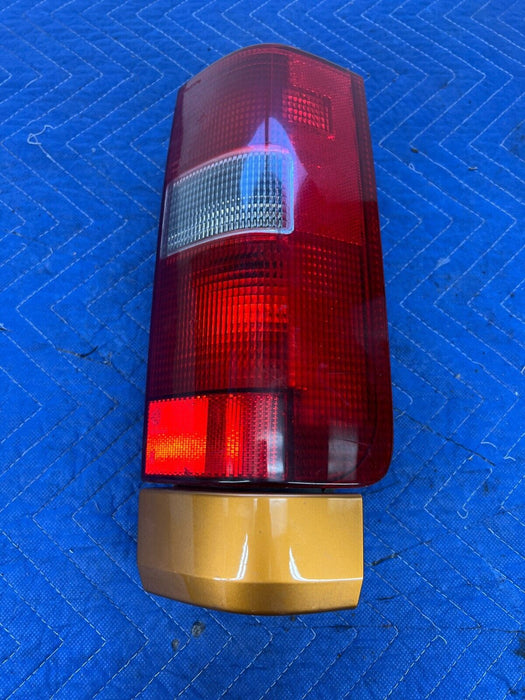 1998 1999 2000 Volvo V70 V70XC Rear Passenger Right Lower Tail Light OEM #1993EM