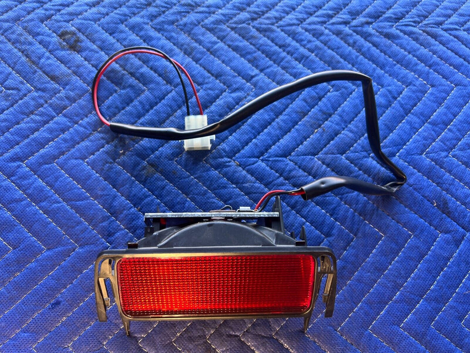 1984-1989 Volvo 740 760 Sedan Rear Third Brake Light Lamp Assembly OEM #1634EM