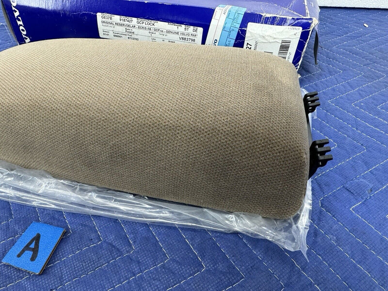 1994-1998 Volvo V90 S90 940 Center Armrest w/Cup Holders Beige 9187427 #3828E