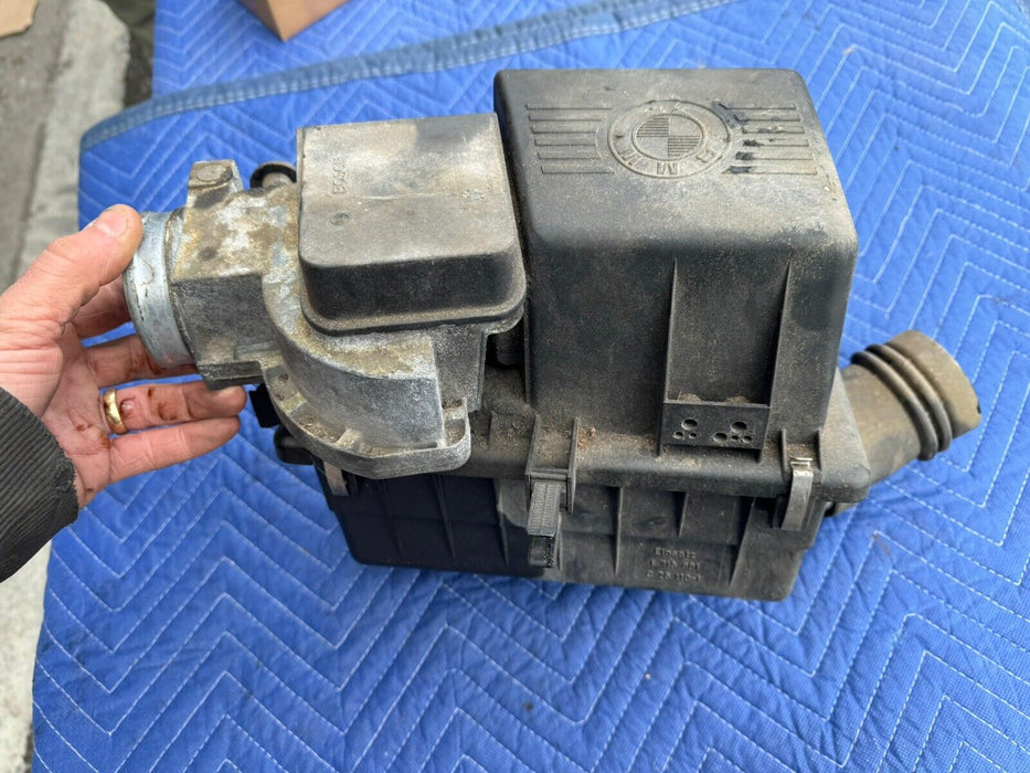 1986-1992 BMW E30 M20 2.5L Throttle Body Meter & Air Box Assembly 1715881 #3344E