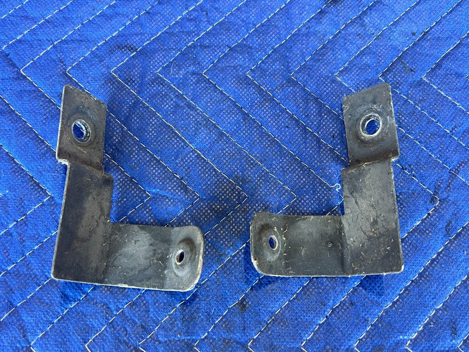 1984-1989 Volvo 740 760 Sedan Front Lower License Plate Bracket Mount OEM#1651EM