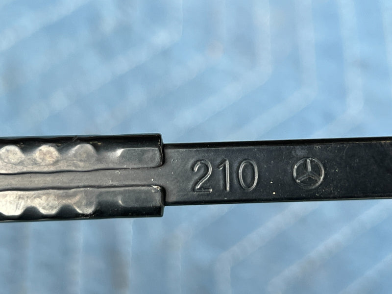 47079584