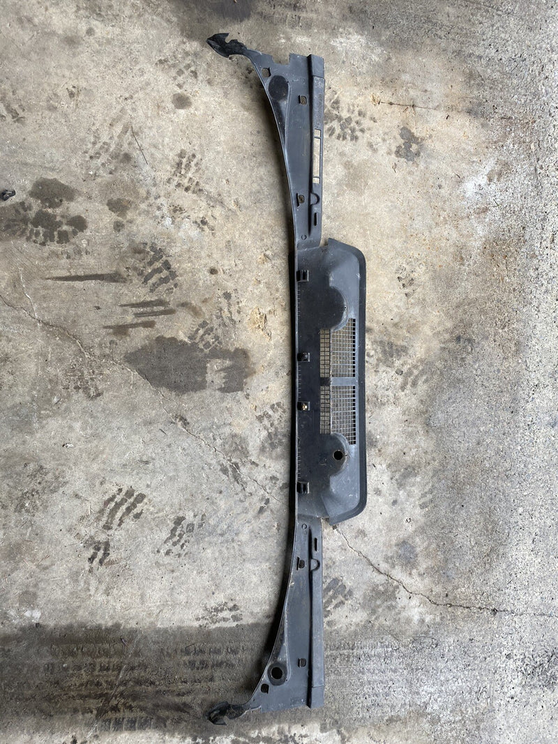 46761577