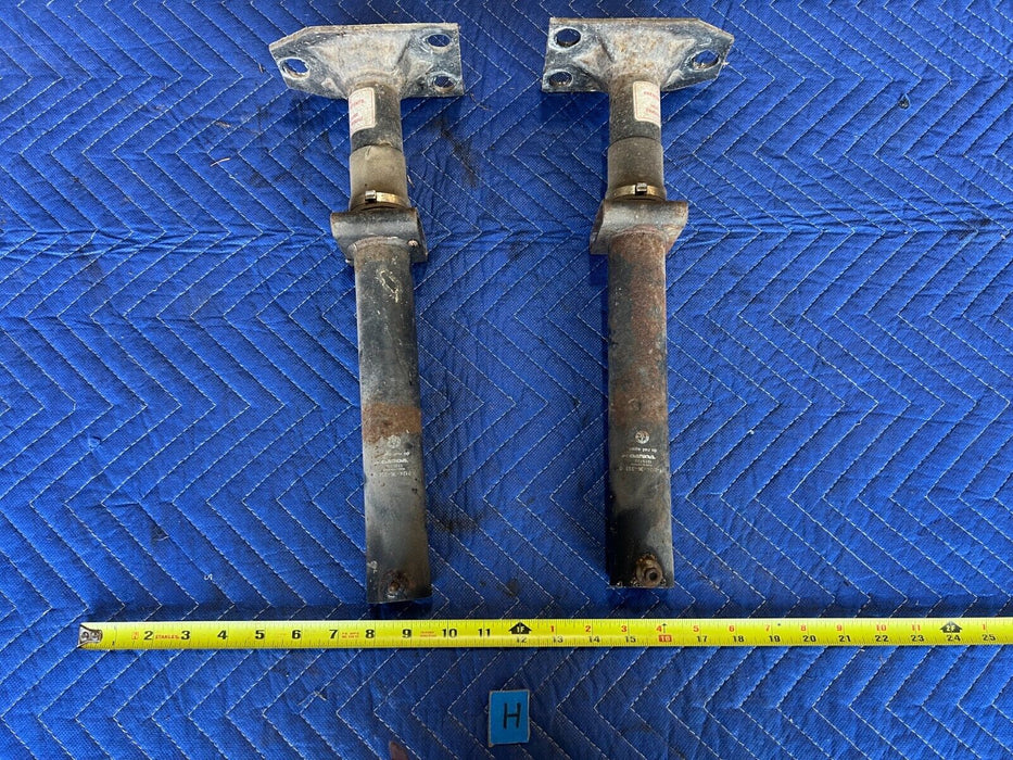 1984-1989 Volvo 740 760 Sedan R & L Front Bumper Shock Pair 1325222 OEM #1685EM