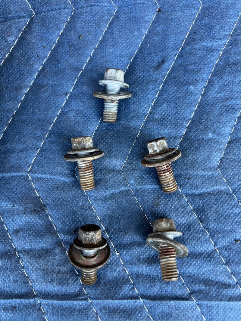 47043297
