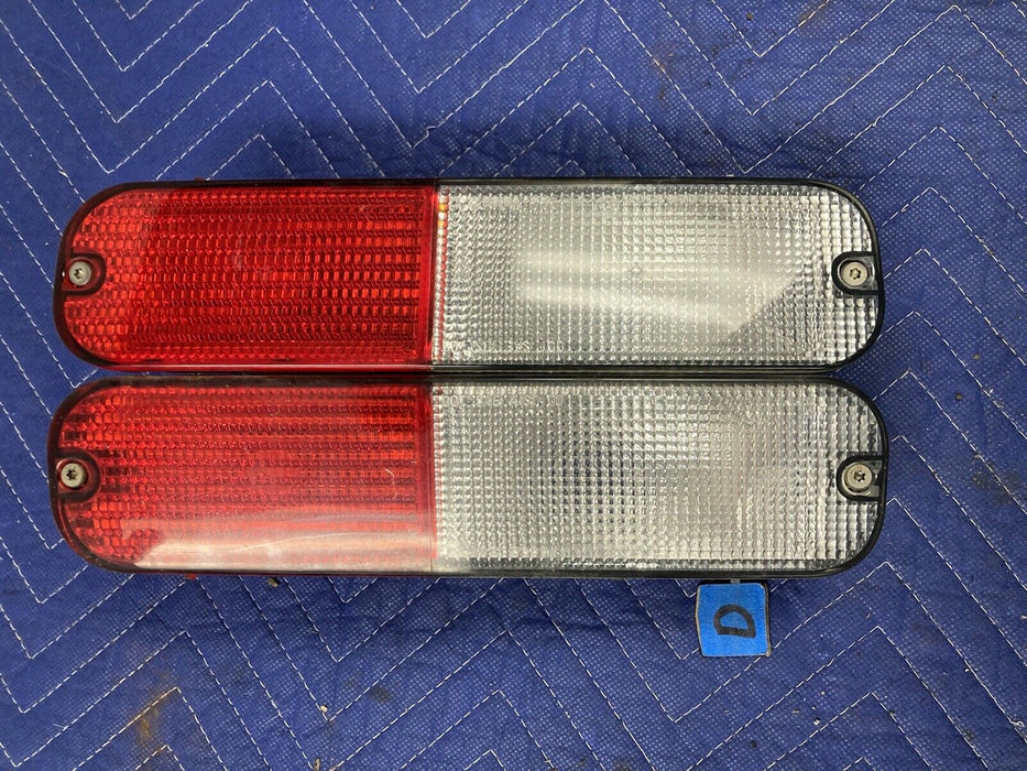 1998-2005 Land Rover Freelander Rear Tail Indicator Lights Pair OEM #3020M