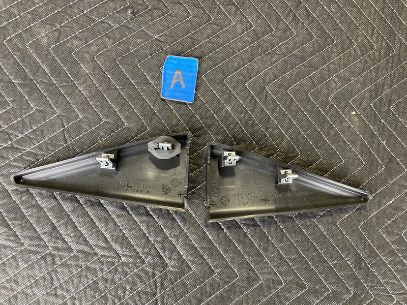 2006-2016 Chevy Impala GM Door Corner Trim Pair LH RH 15865367 OEM #3124M