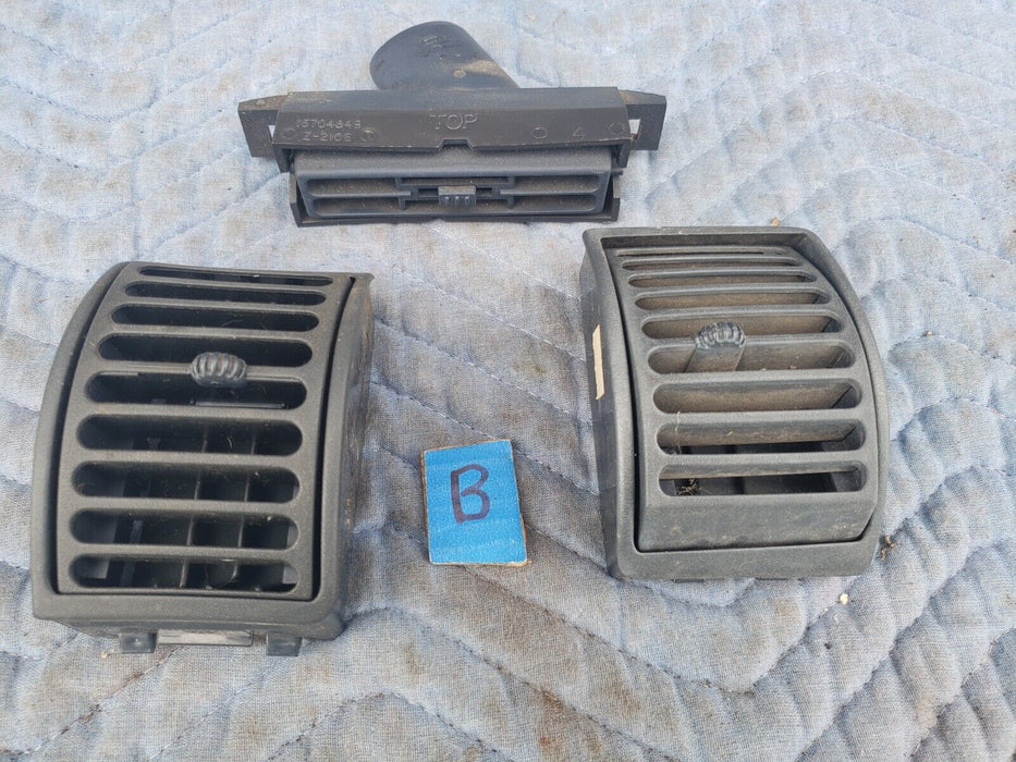 1988-1998 Chevy GMC GM 1500 C/K Gray Dash Vent Set of 3 OEM 15704849 #1042CN