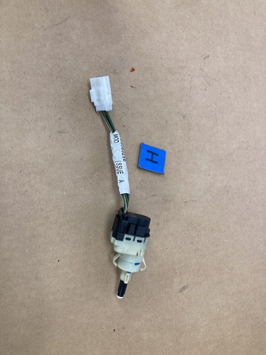 1998-2005 Land Rover Freelander 1 YMQ503280 Brake Light Switch OEM #3082M